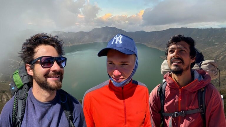 Ich mache eine Wanderung zum Quilotoa-Kratersee mit meinem russischen Freund, der ein Fan der Türkei ist! Außerdem erlebe ich ein türkisches Bad in Ecuador! ~106